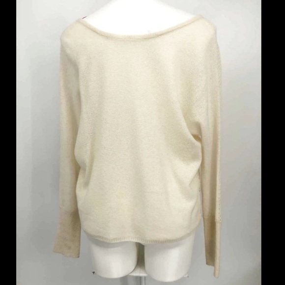 SUBTLE LUXURY Ivory Cashmere
Open Design Knit - Picture 3 of 9
